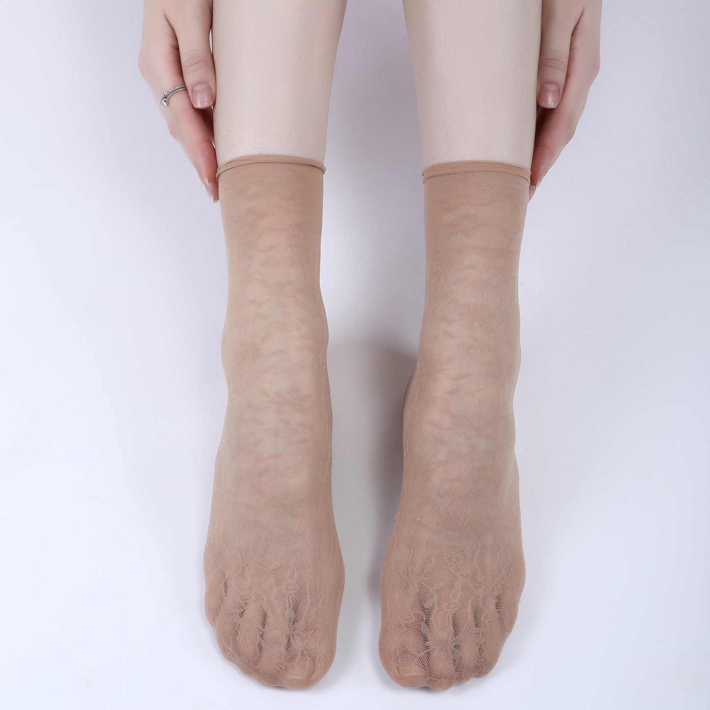 Floral Pattern Sheer Ankle Socks-Skin