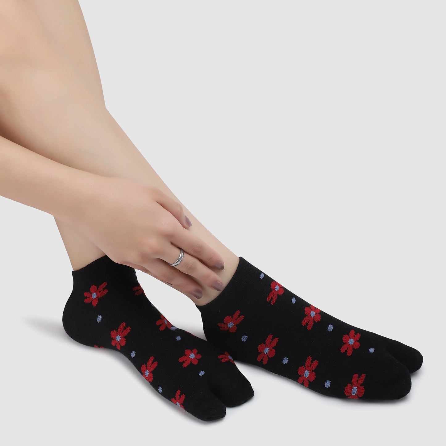 Sunflower Ankle Thumb Socks-Black