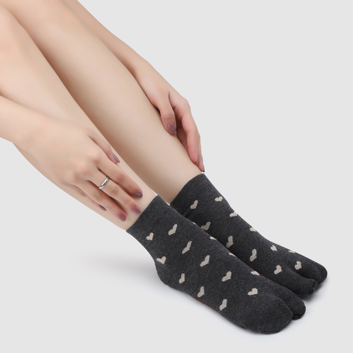 Little Hearts Ankle Thumb Socks-Dark Grey
