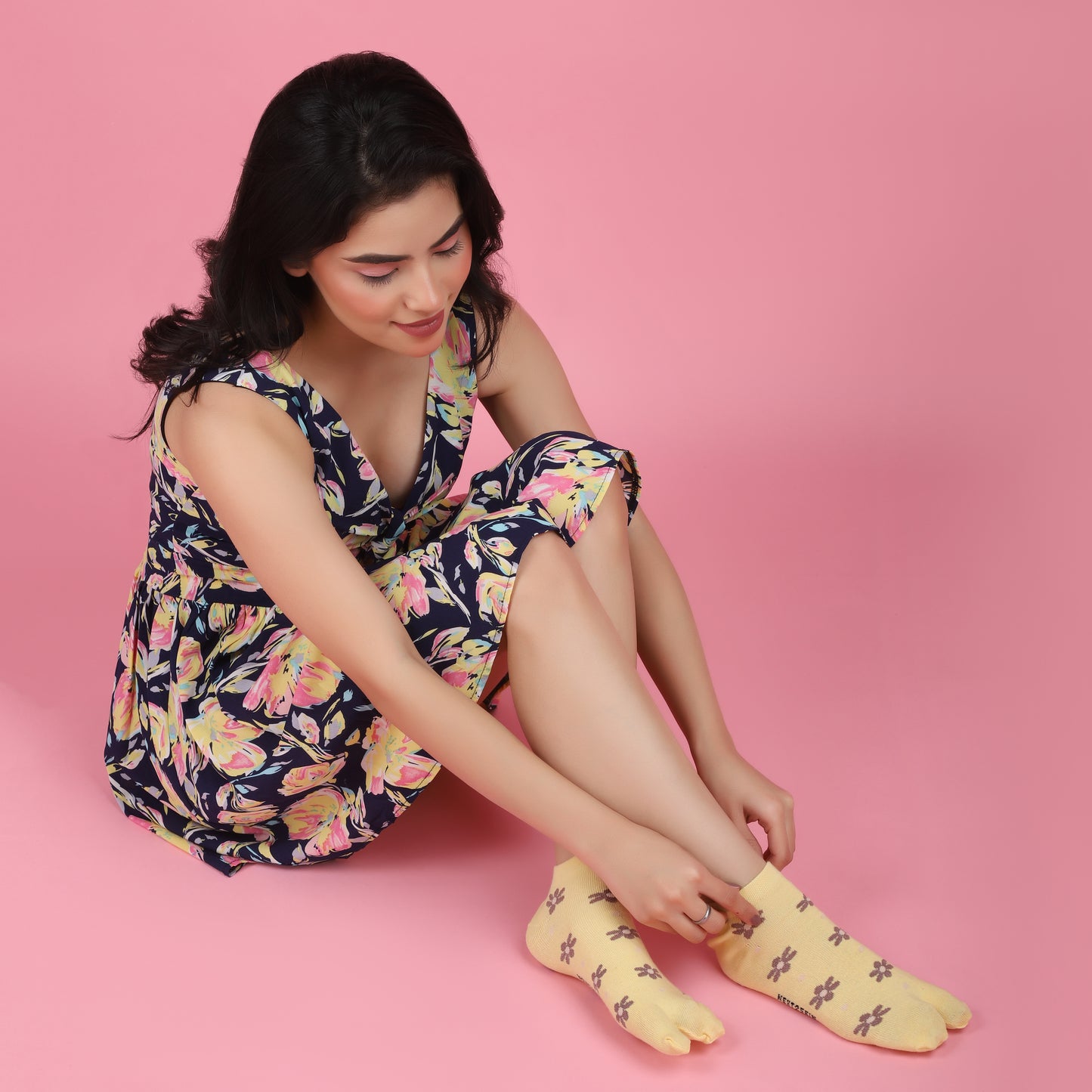 Sunflower Ankle Thumb Socks-Yellow