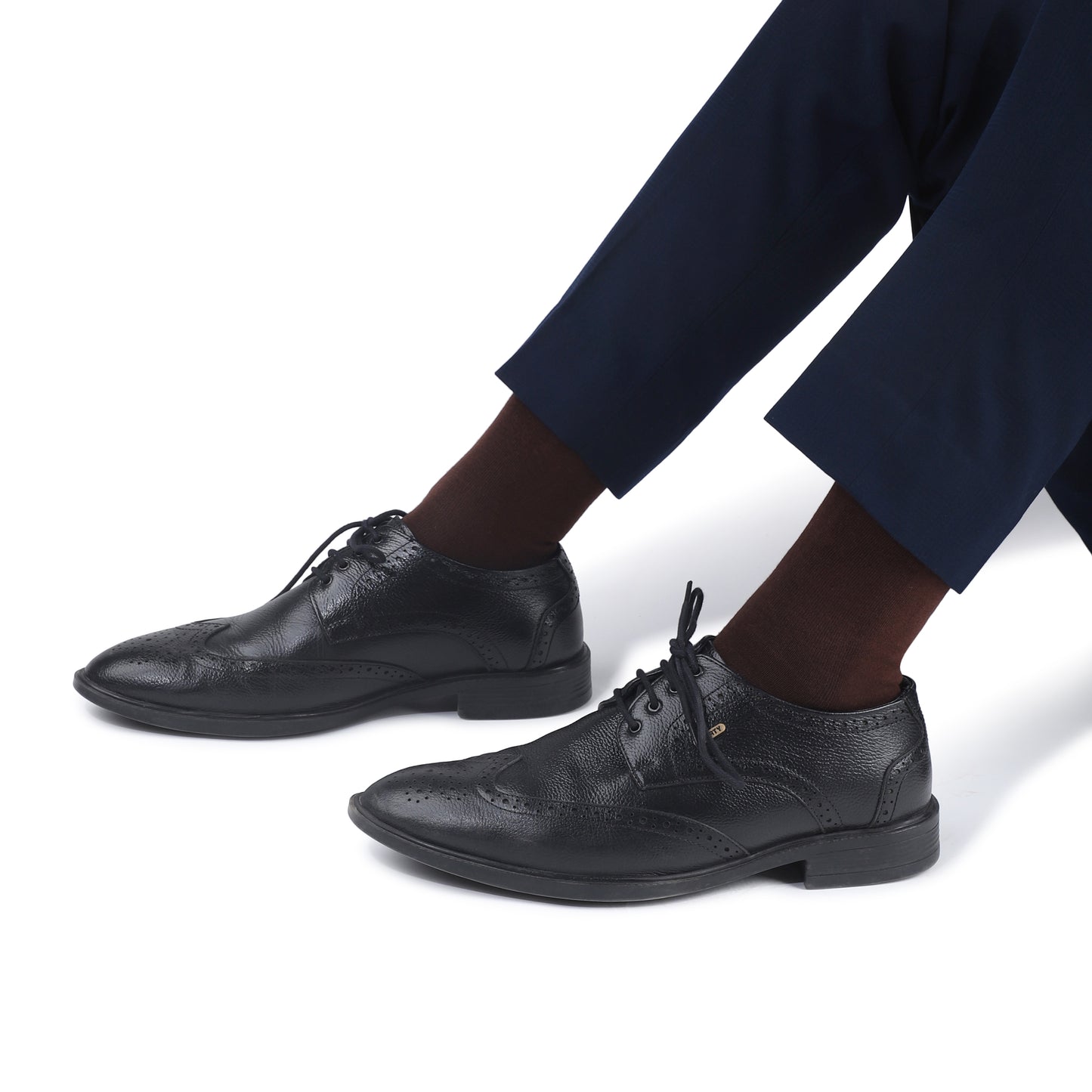 Men Crew Length Seamless Socks-Brown