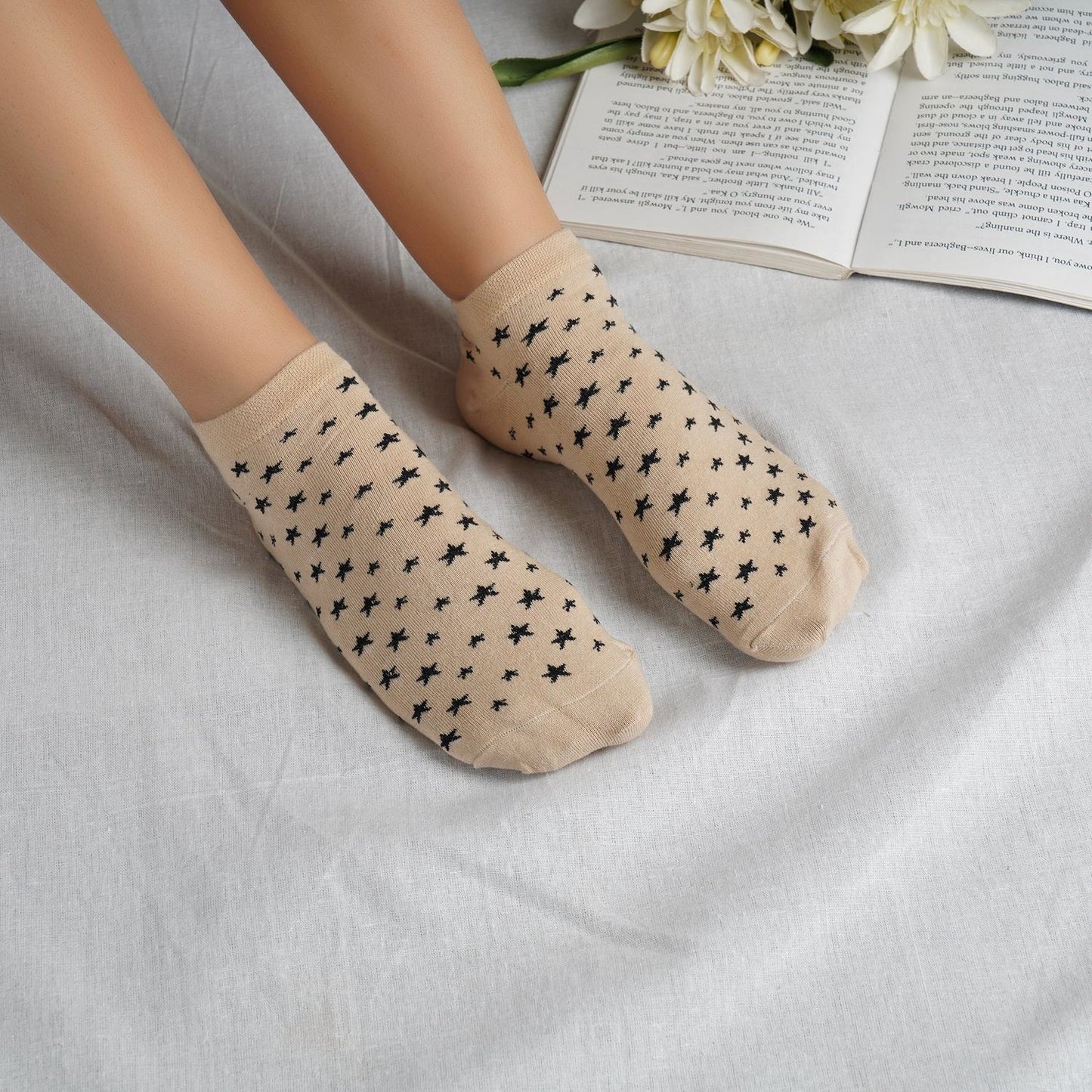 Star Pattern Sneaker Socks (Skin)