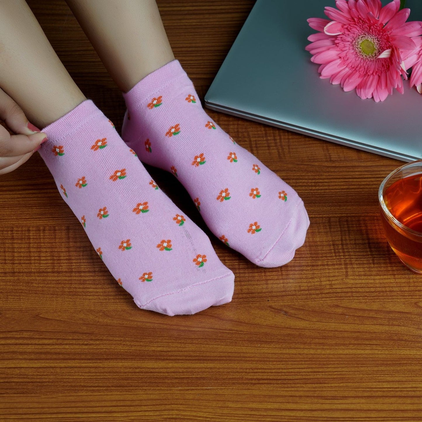 Flower Pattern Sneaker Socks (Pink)