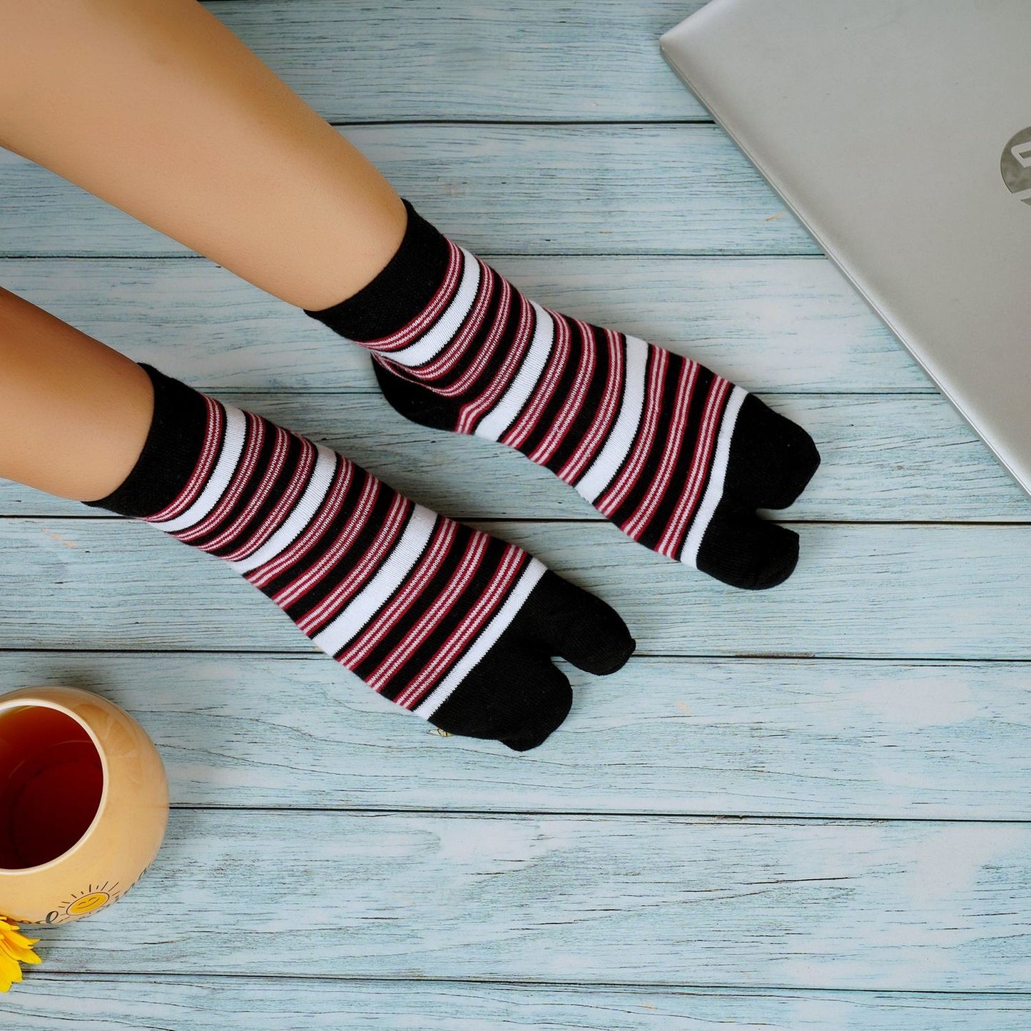 Striped Ankle Thumb Socks (Black)