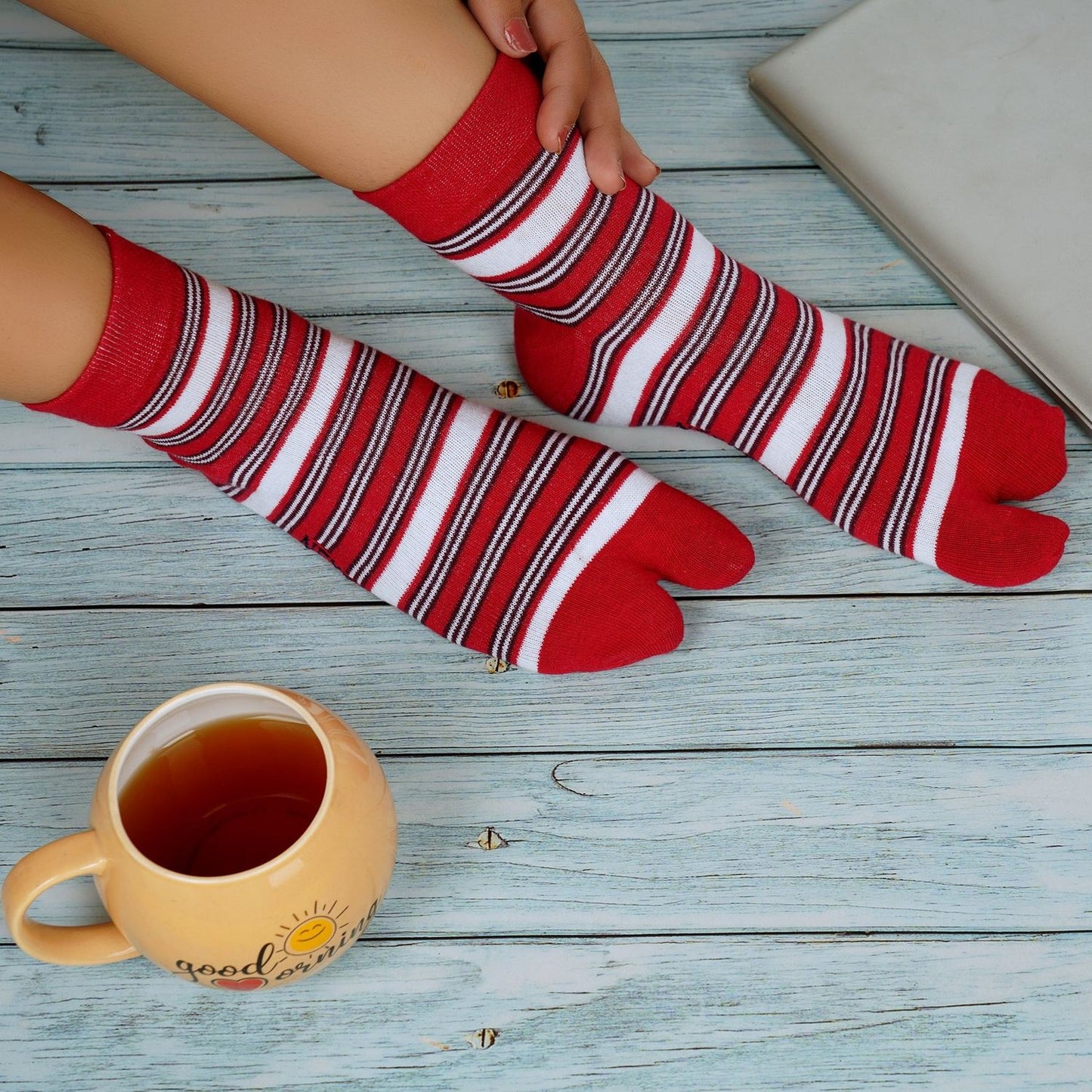 Striped Ankle Thumb Socks (Red)