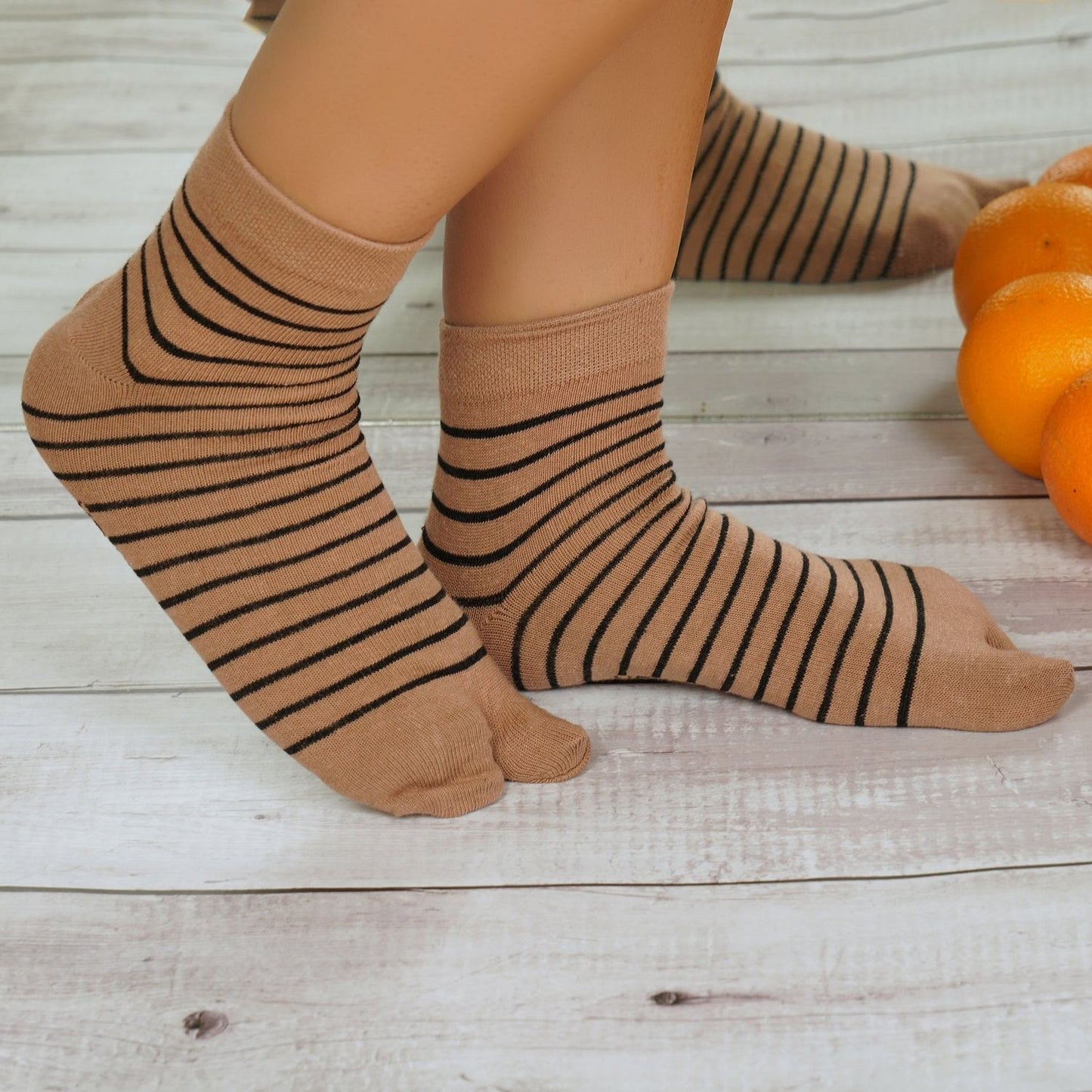 Striped Ankle Thumb Socks (Skin)