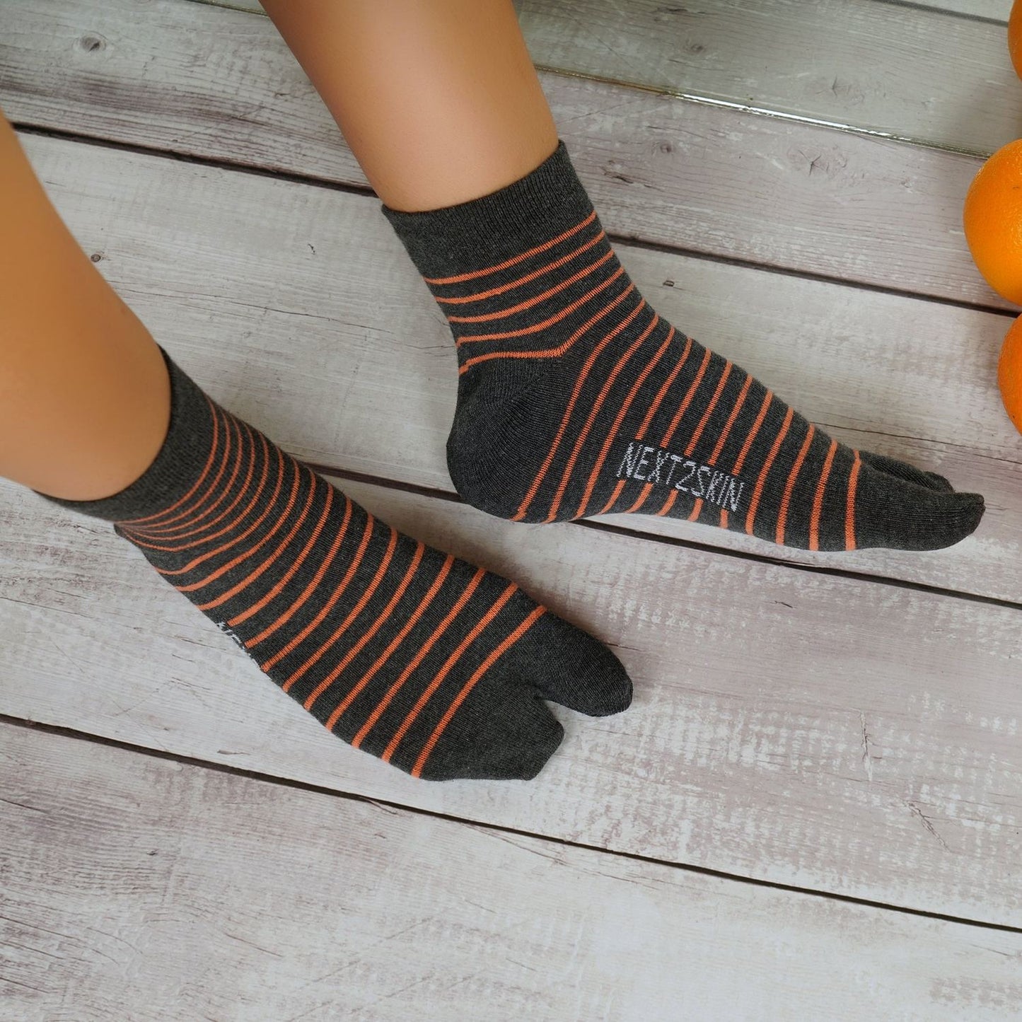 Striped Ankle Thumb Socks (Charcoal Grey)