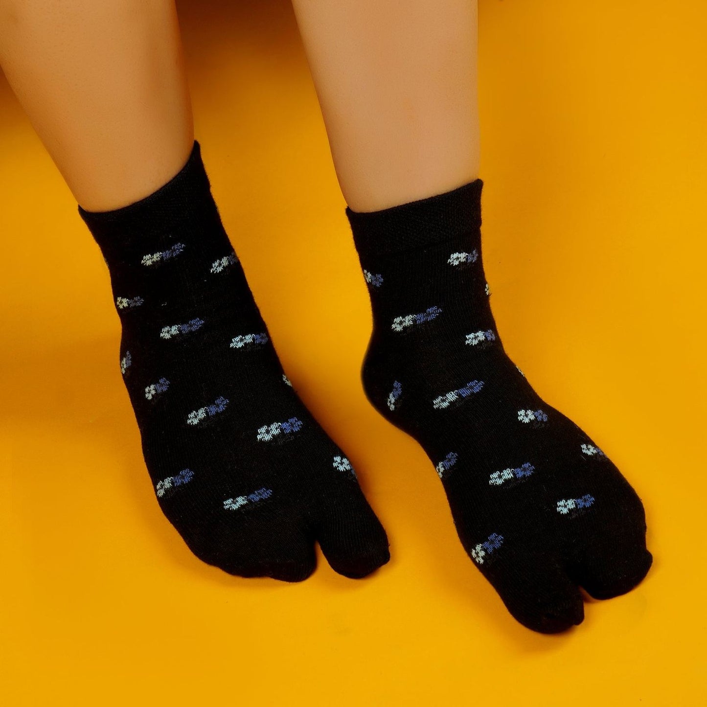 Floral Ankle Thumb Socks (Black)