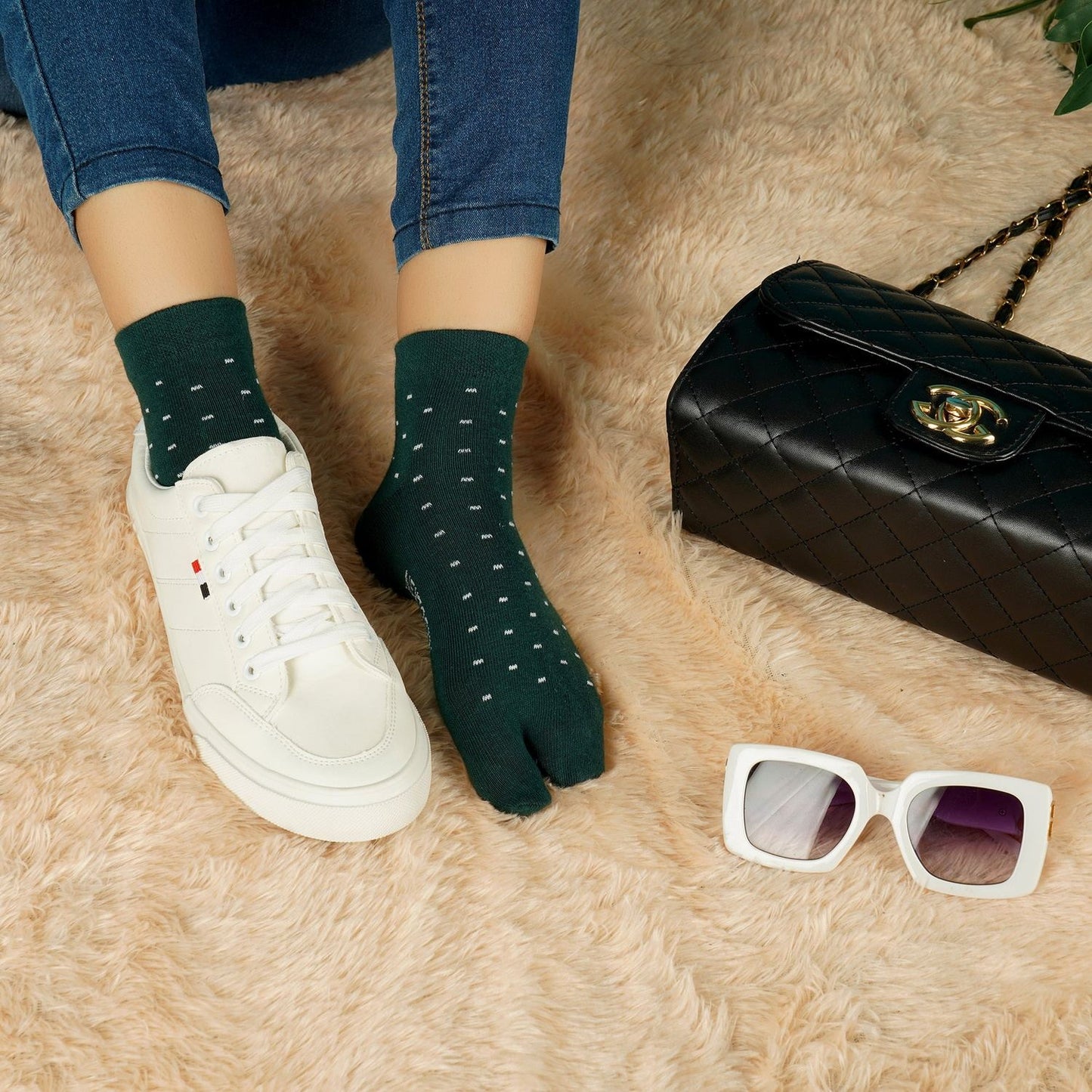 Dotted Ankle Thumb Socks (Bottle Green)