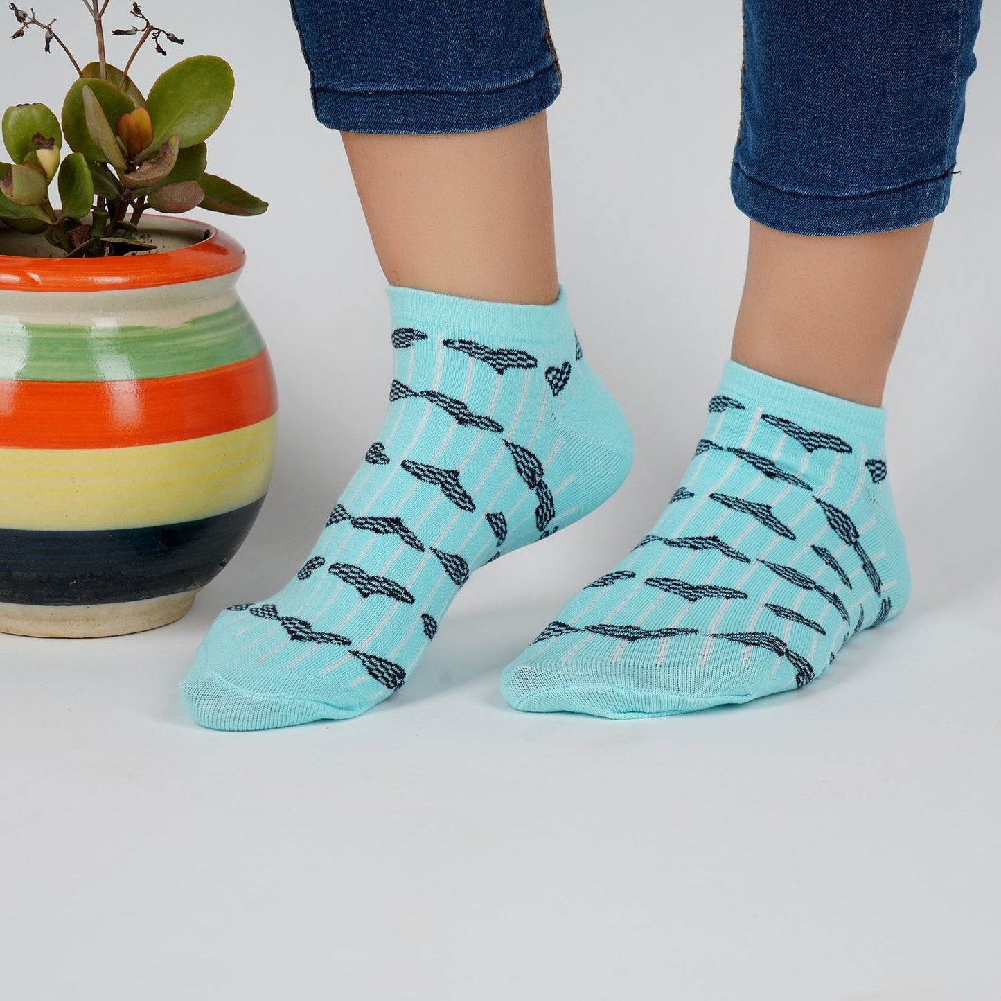 Heart Pattern Sneaker Socks (Light Blue)