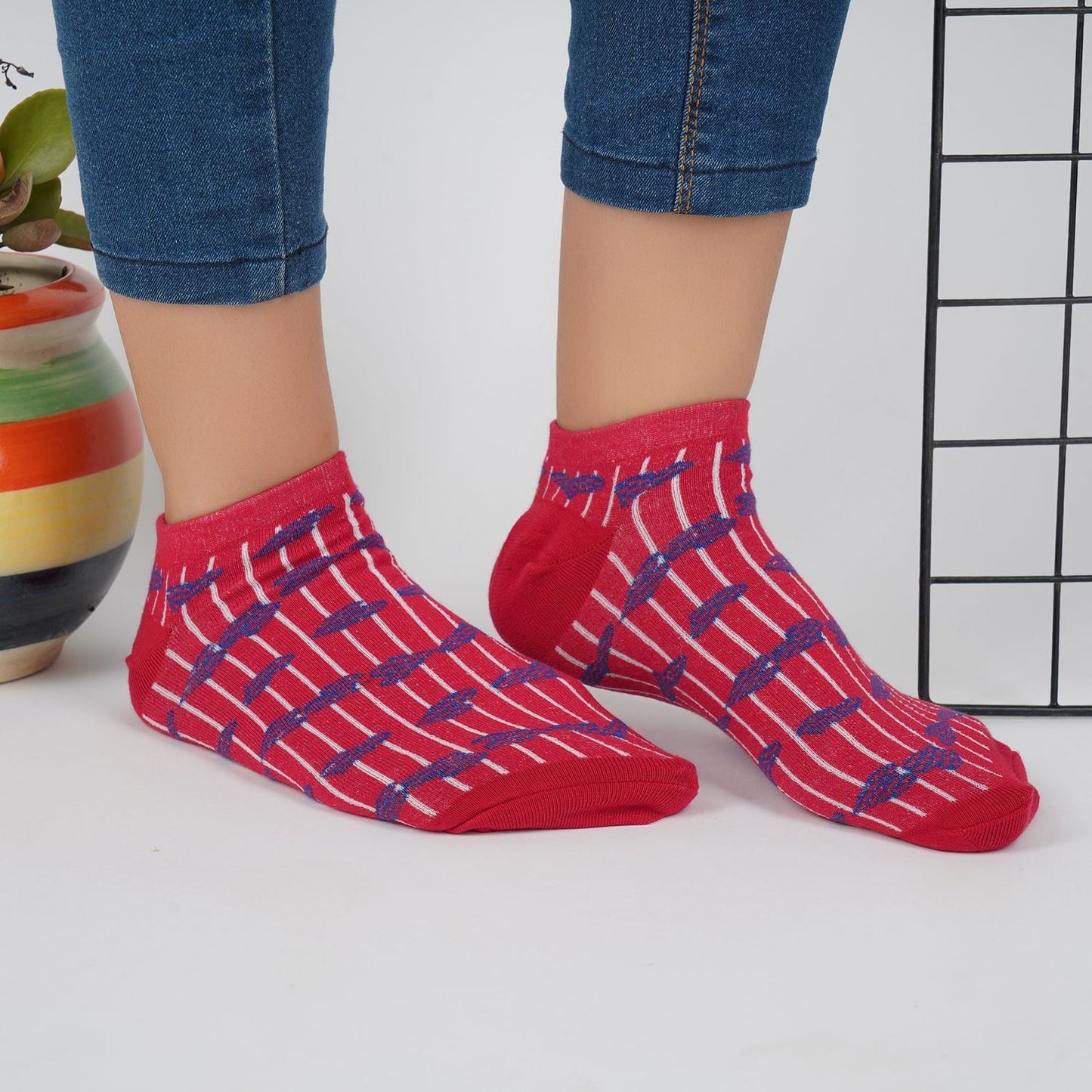 Heart Pattern Sneaker Socks (Red)