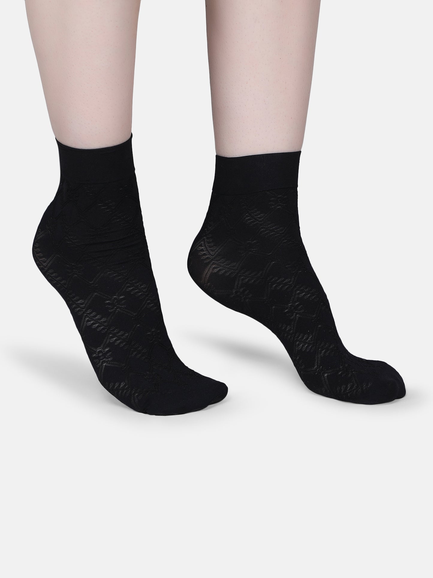 Women Nylon Opaque Geometric Floral Pattern Ankle Length Without Thumb Socks (Black/Skin)