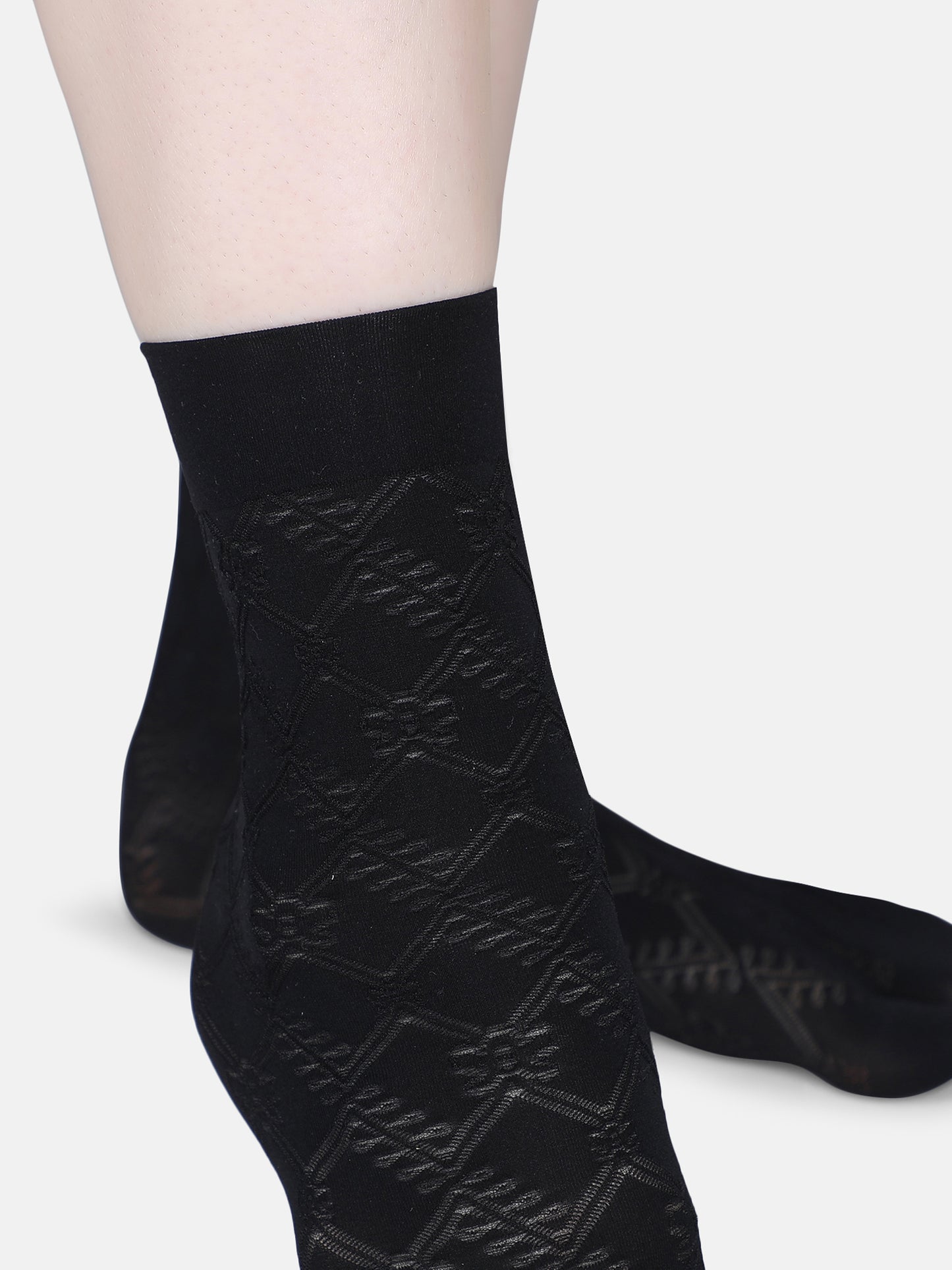 Women Nylon Opaque Geometric Floral Pattern Ankle Length Thumb Socks (Black/Skin)