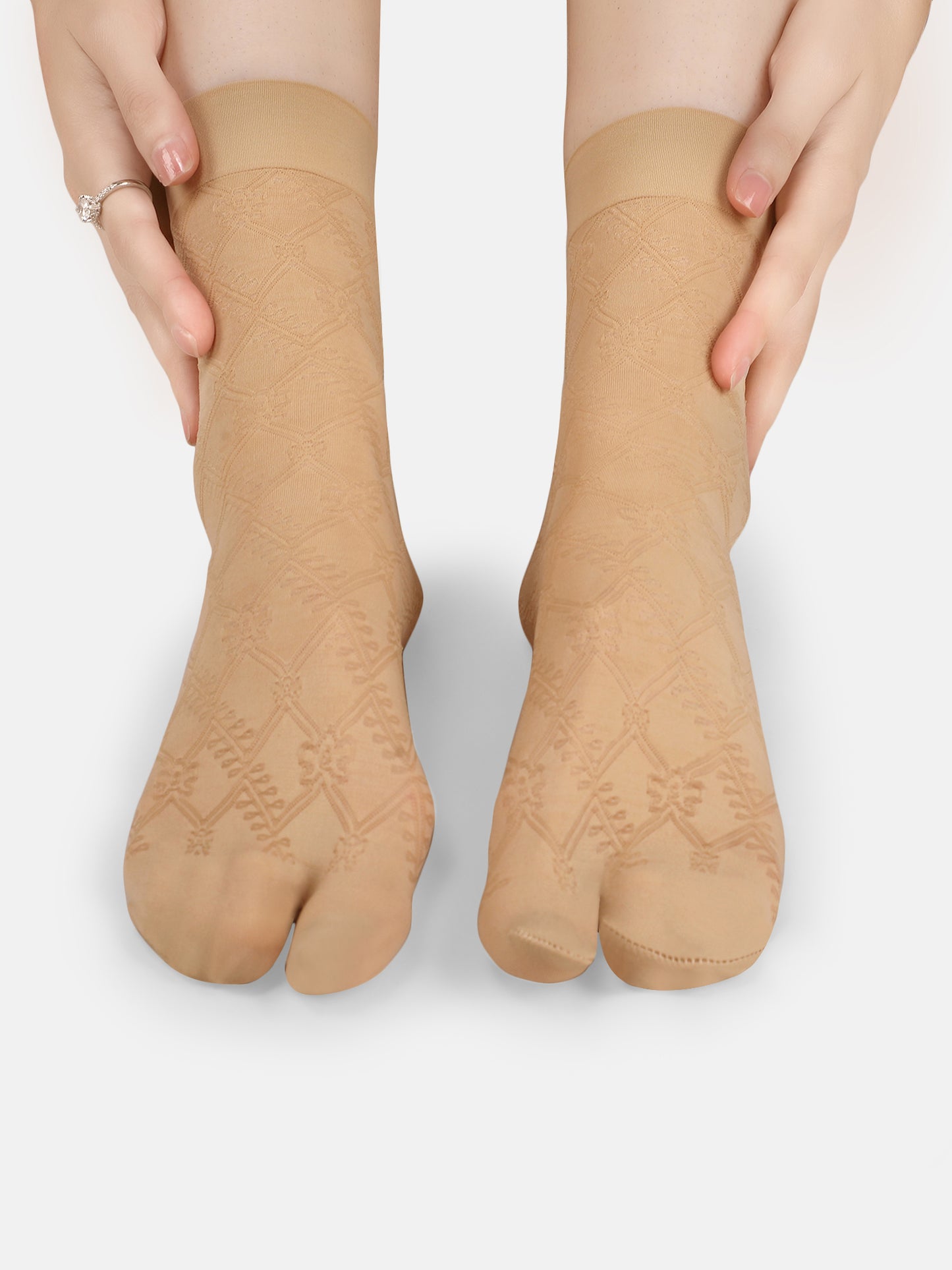 Women Nylon Opaque Geometric Floral Pattern Ankle Length Thumb Socks (Black/Skin)