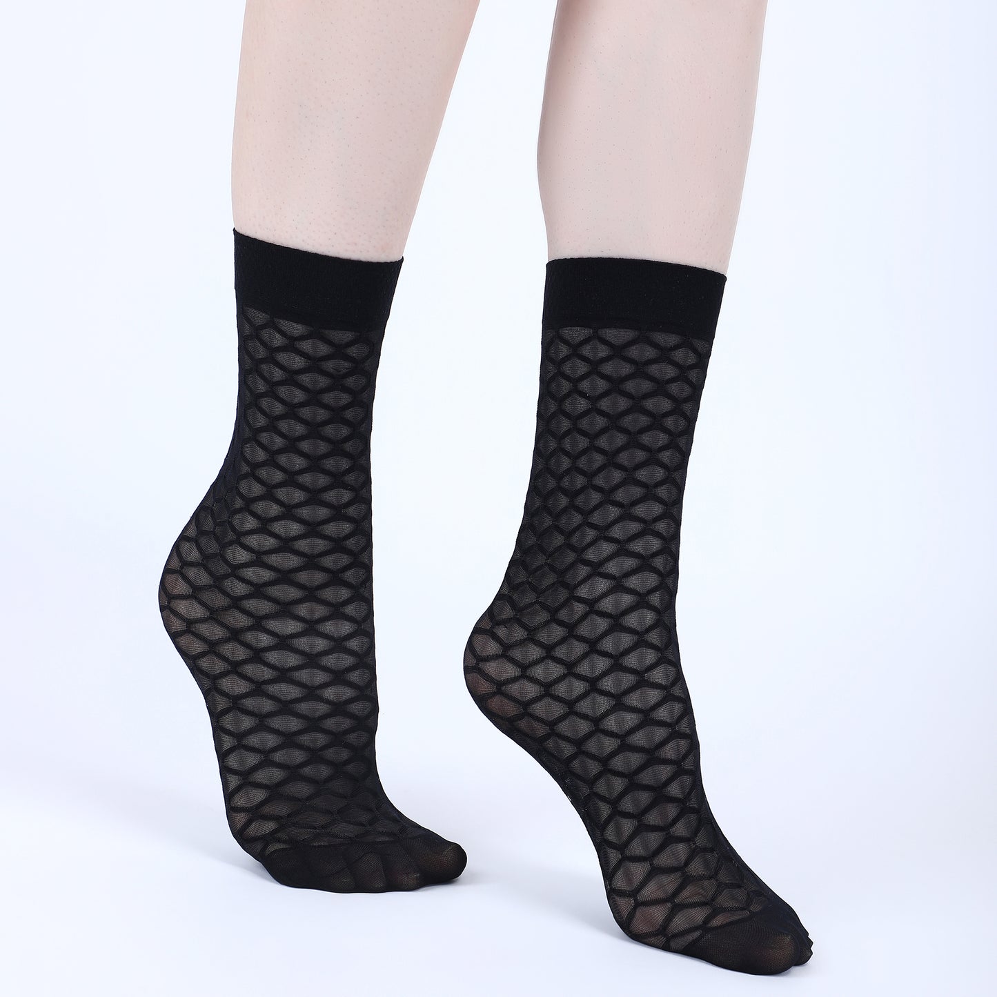 Diamond Pattern Sheer Ankle Socks-Black
