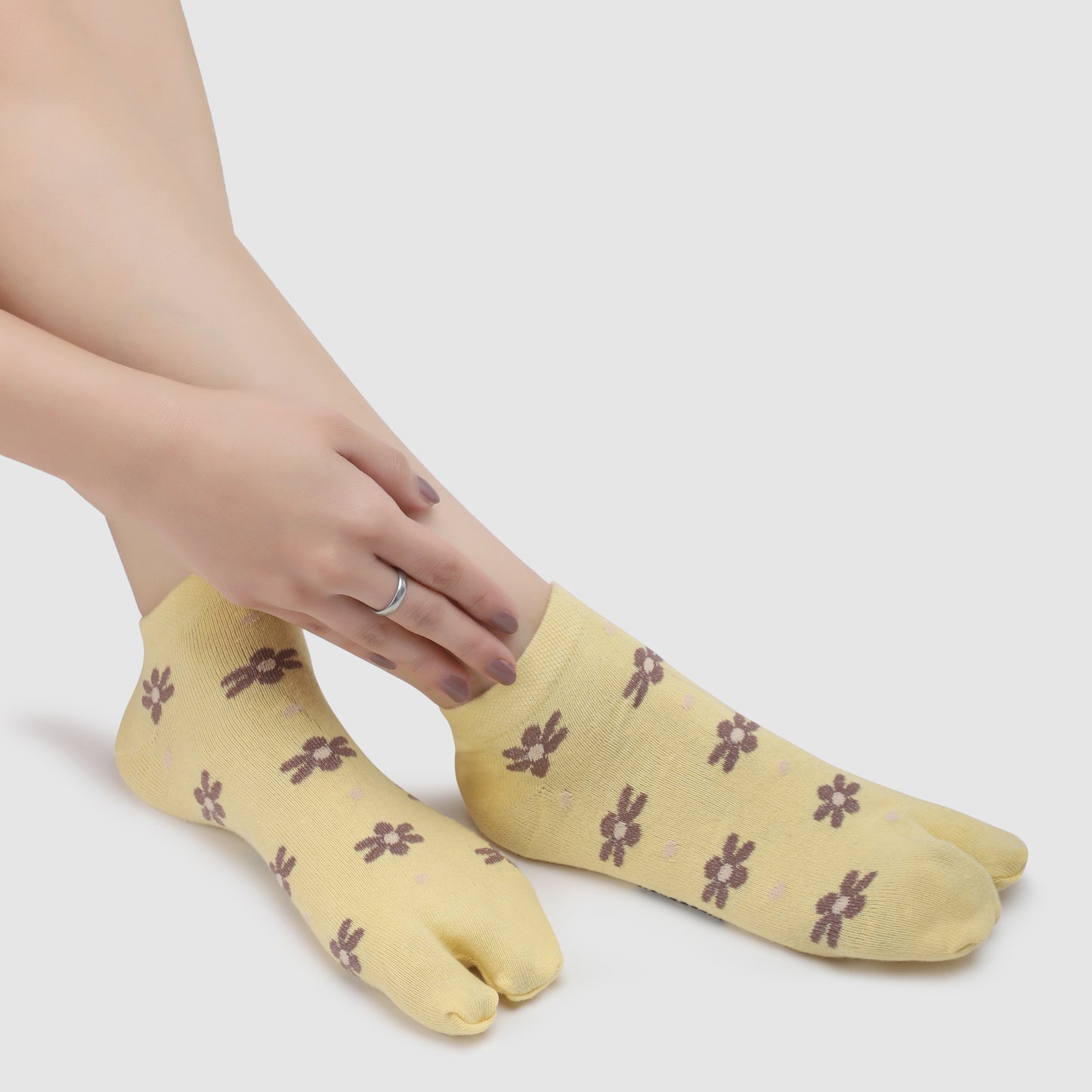 Sunflower Ankle Thumb Socks-Yellow