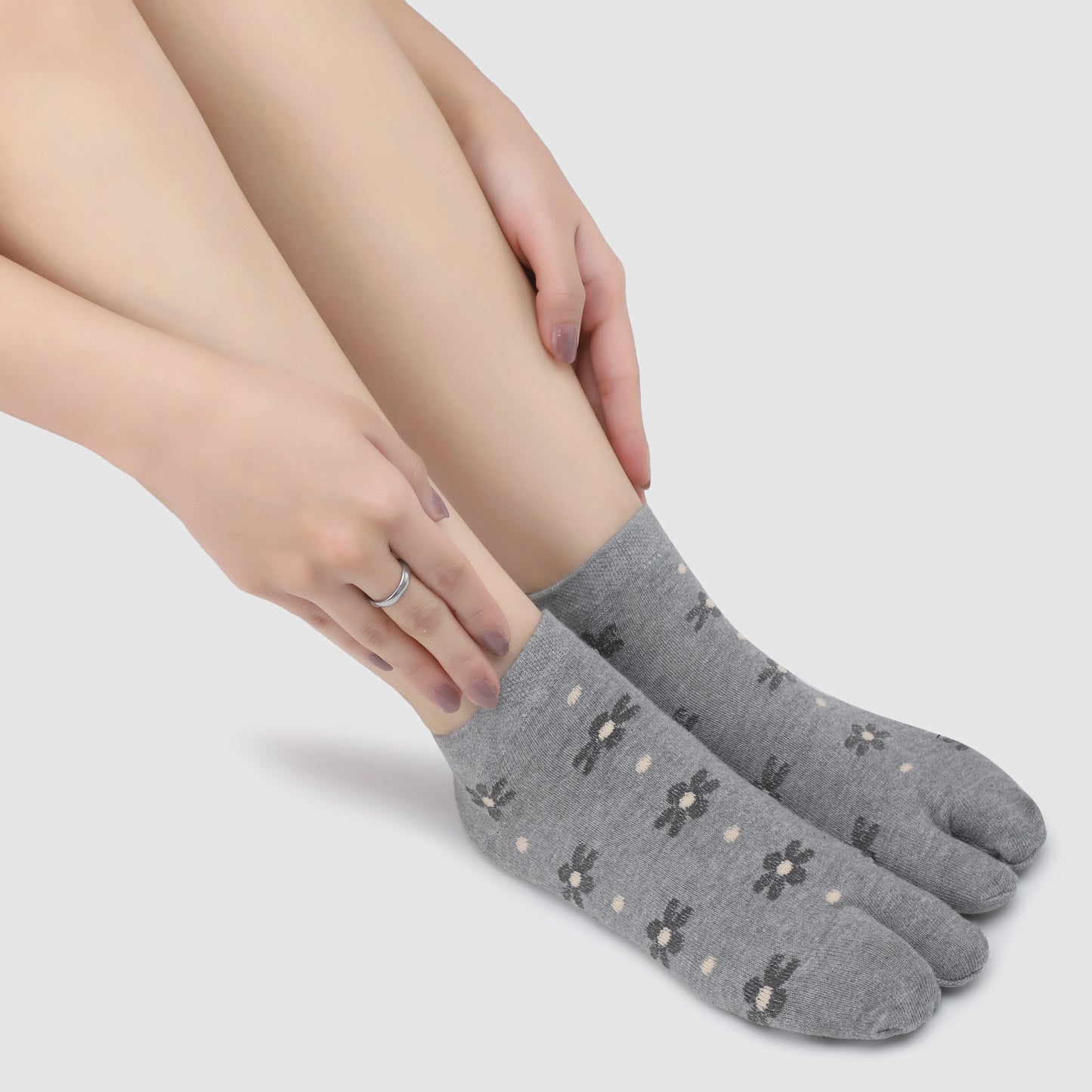 Sunflower Ankle Thumb Socks-Light Grey