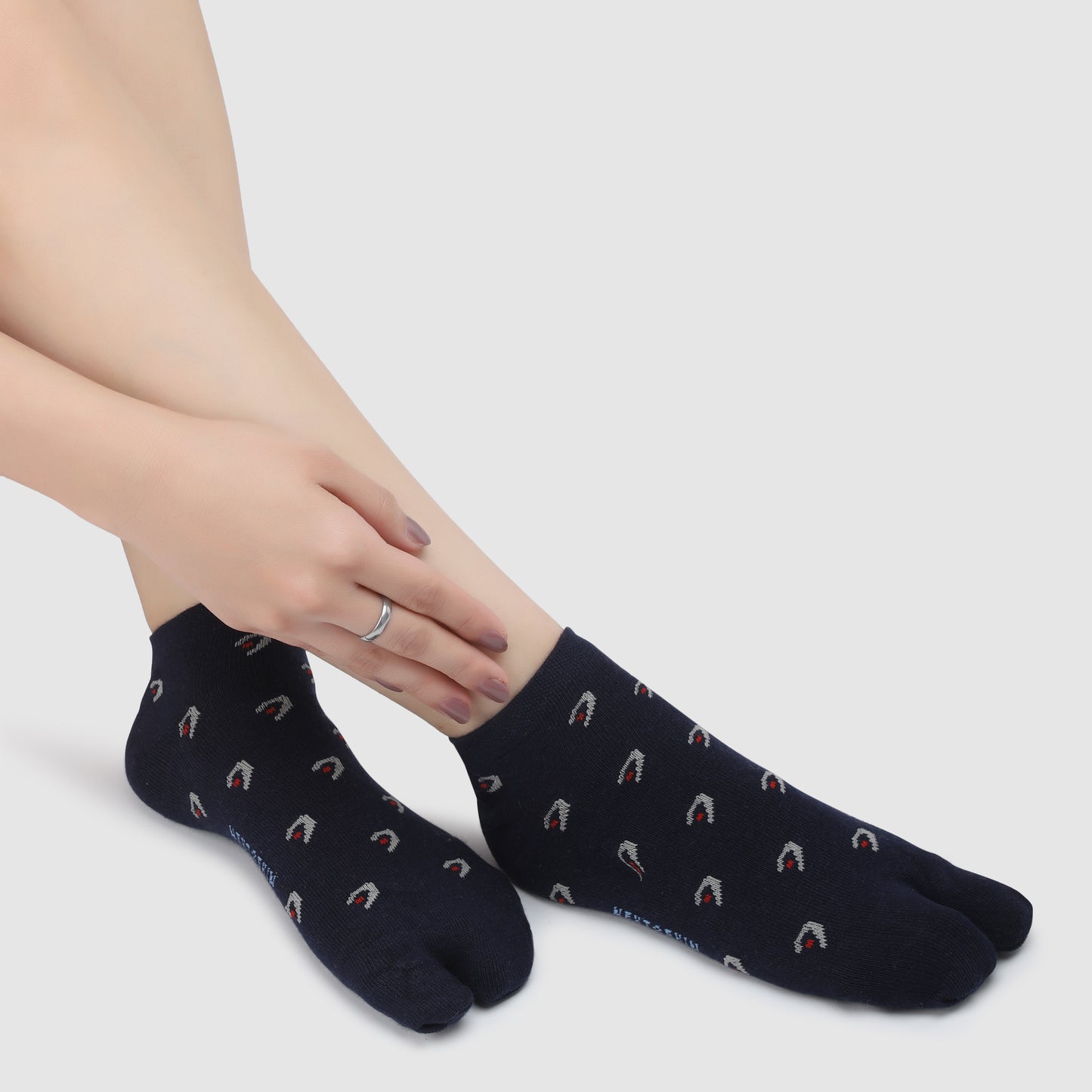 Comet Attack Ankle Thumb Socks-Navy Blue
