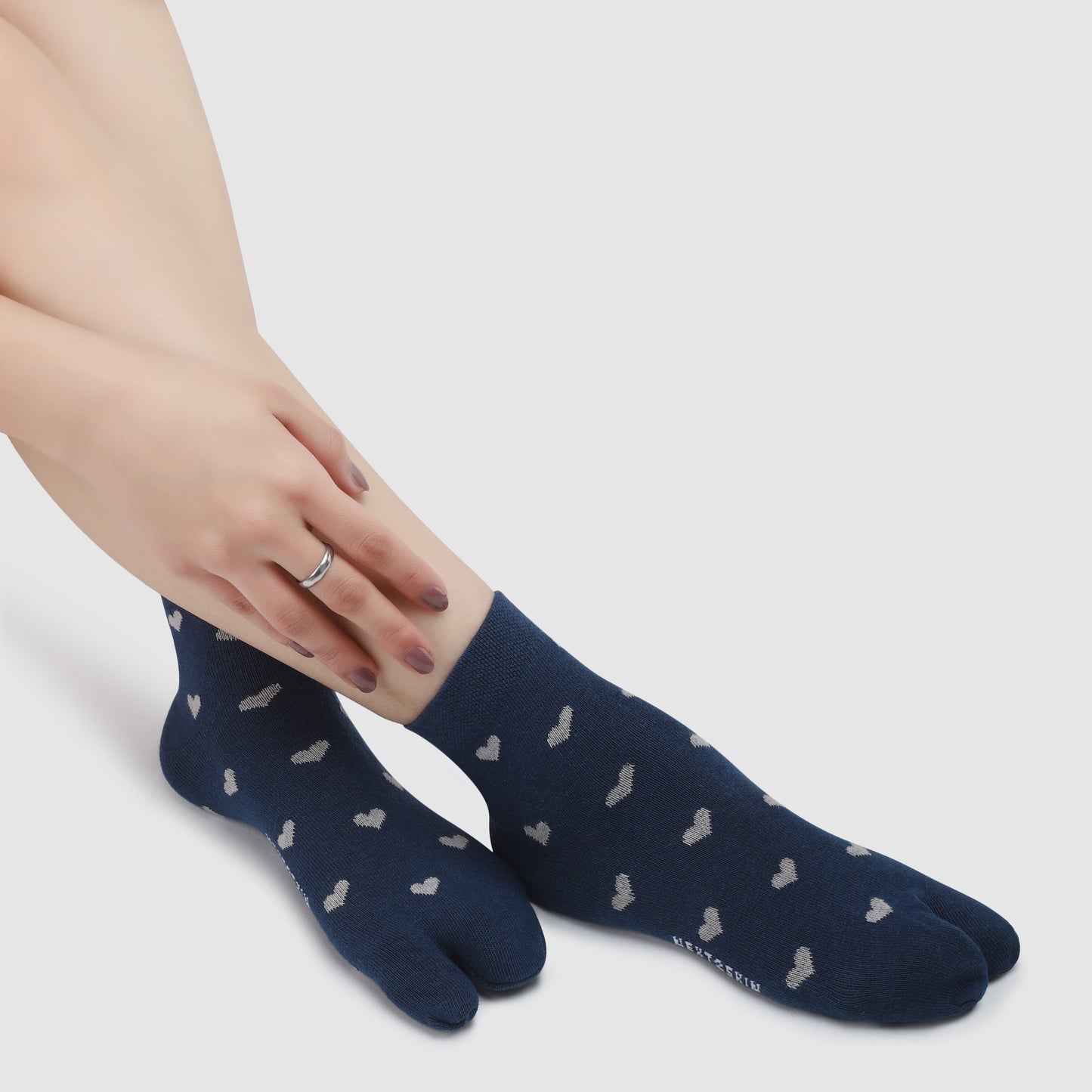 Little Hearts Ankle Thumb Socks-Navy Blue