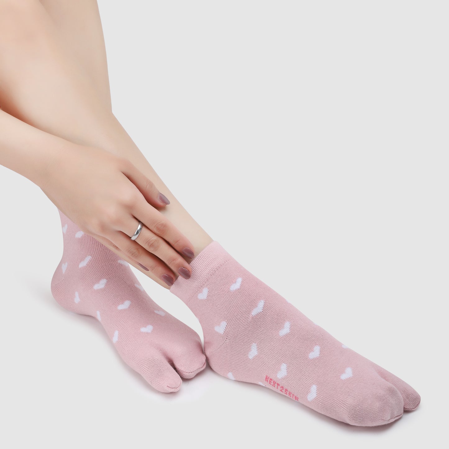 Little Hearts Ankle Thumb Socks-Baby Pink