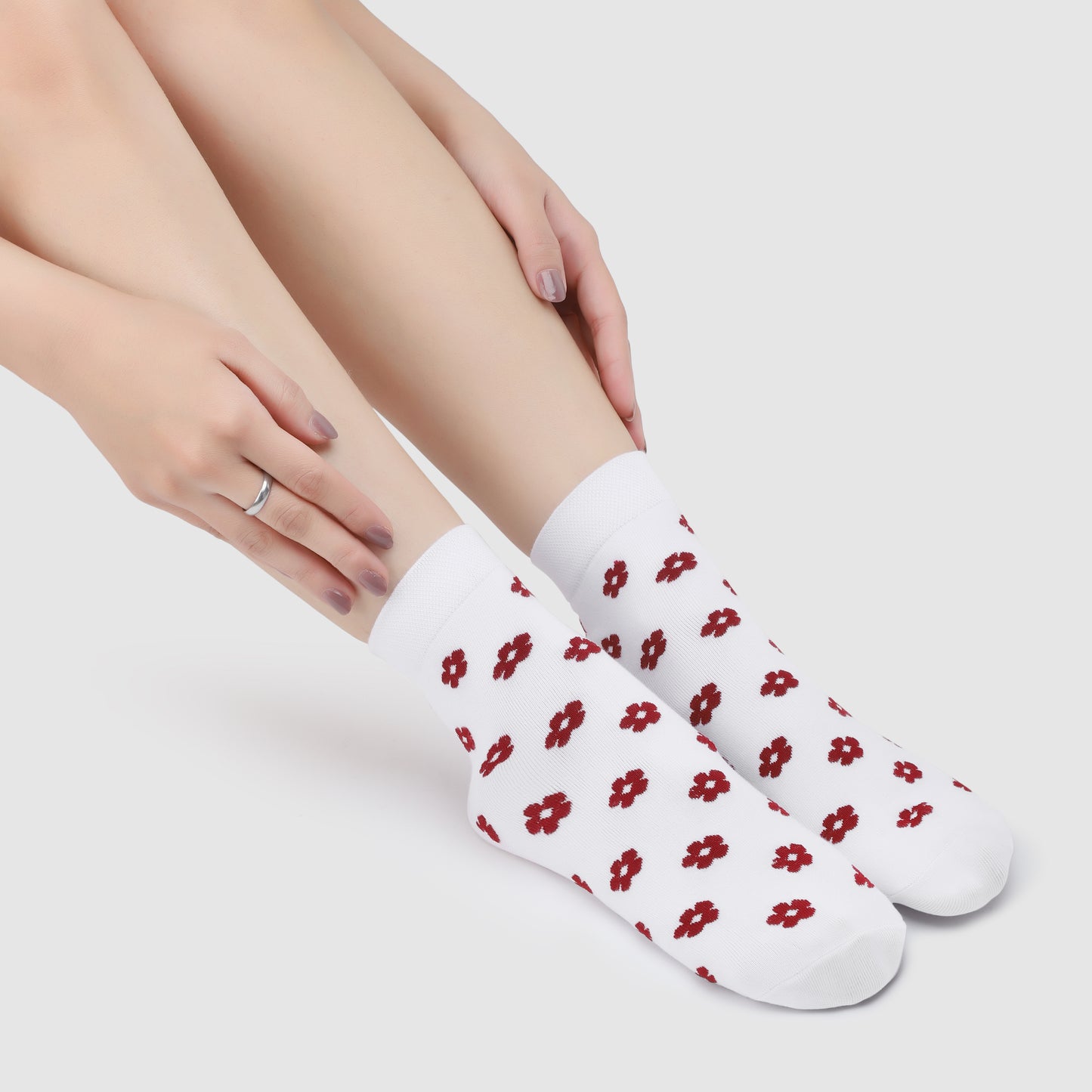 Ditzy Pattern Ankle Socks-White