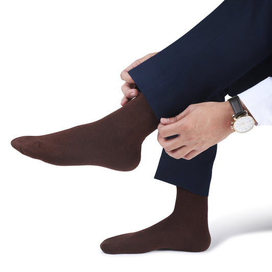 Men Crew Length Seamless Socks-Brown