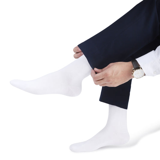 Men Crew Length Seamless Socks-White