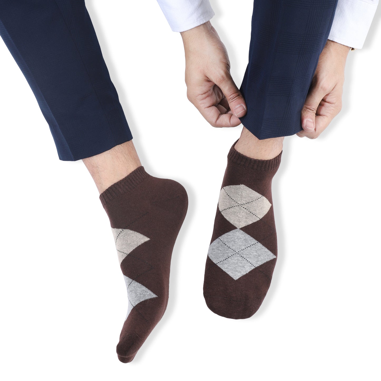 Men Sneaker Length Argyle Pattern Socks- Brown