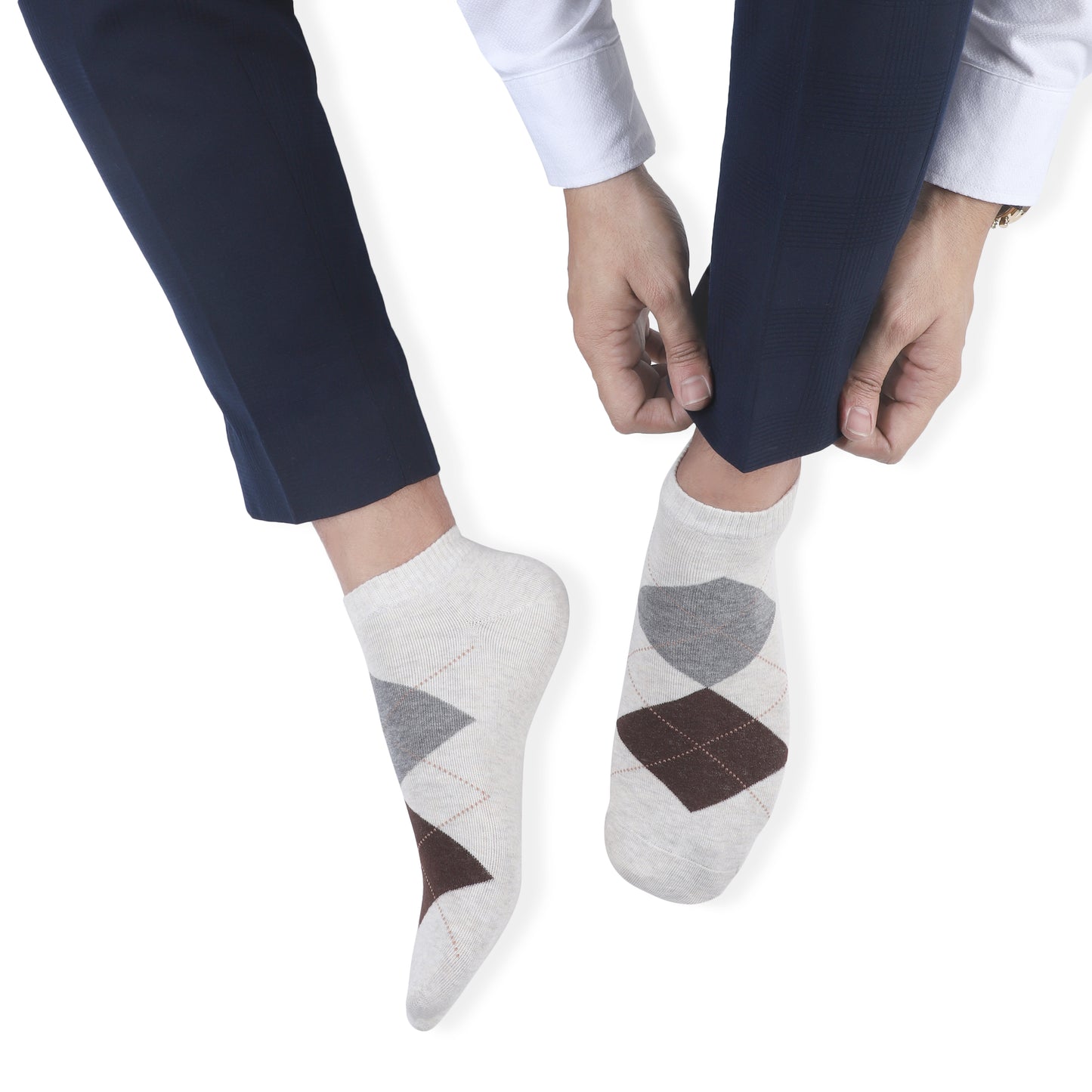 Men Sneaker Length Argyle Pattern Socks- Cream