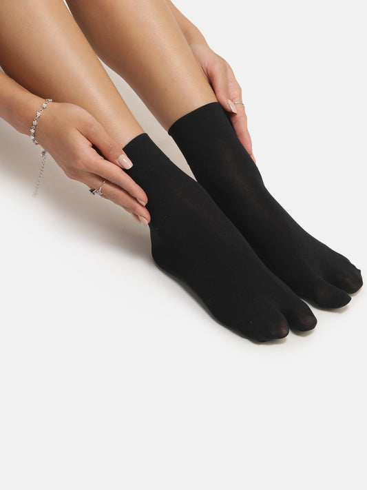 Ankle Length Opaque Thumb Socks - Black