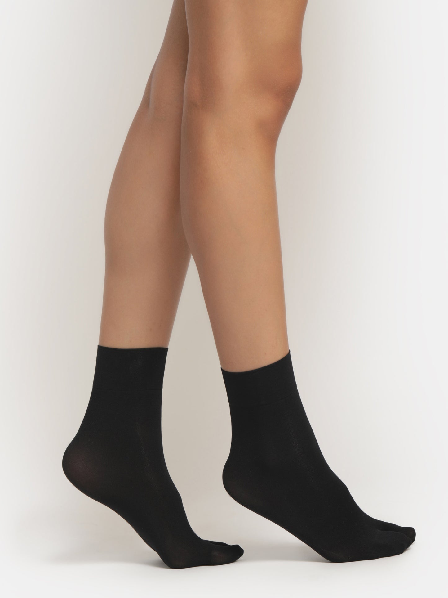 Ankle Length Opaque Thumb Socks - Black