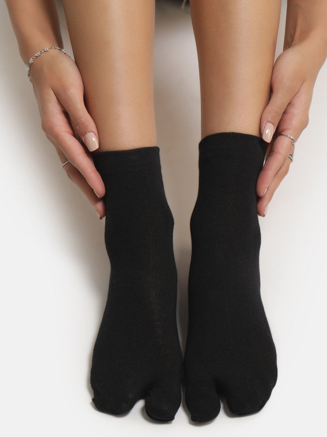 Ankle Length Thumb Socks - Black