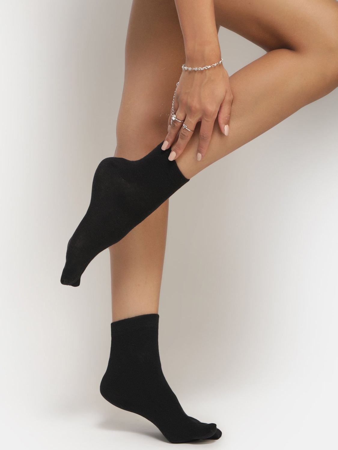 Ankle Length Thumb Socks - Black
