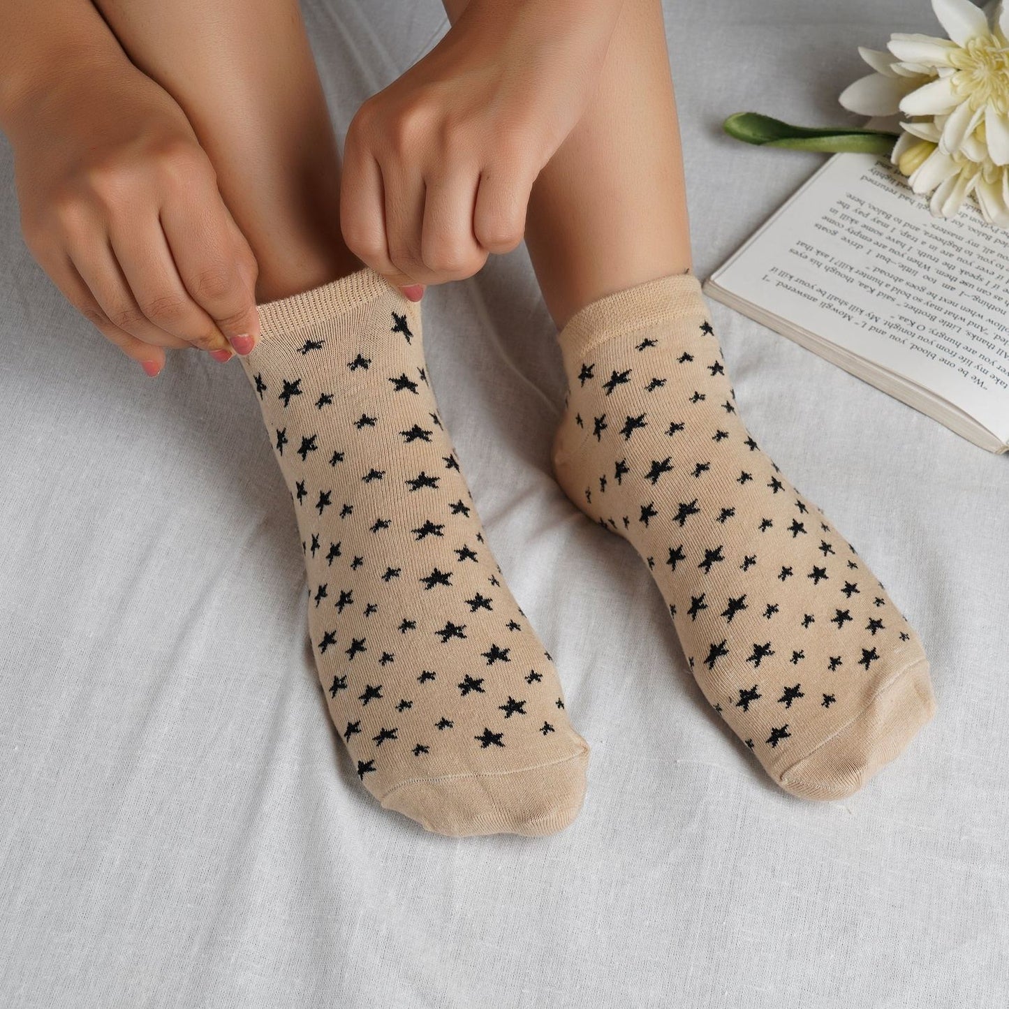 Low Ankle Star Pattern Cotton Socks (Skin)