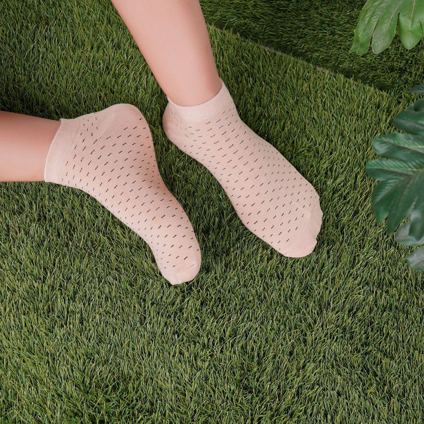 Low Ankle Dotted Pattern Cotton Socks (Skin)