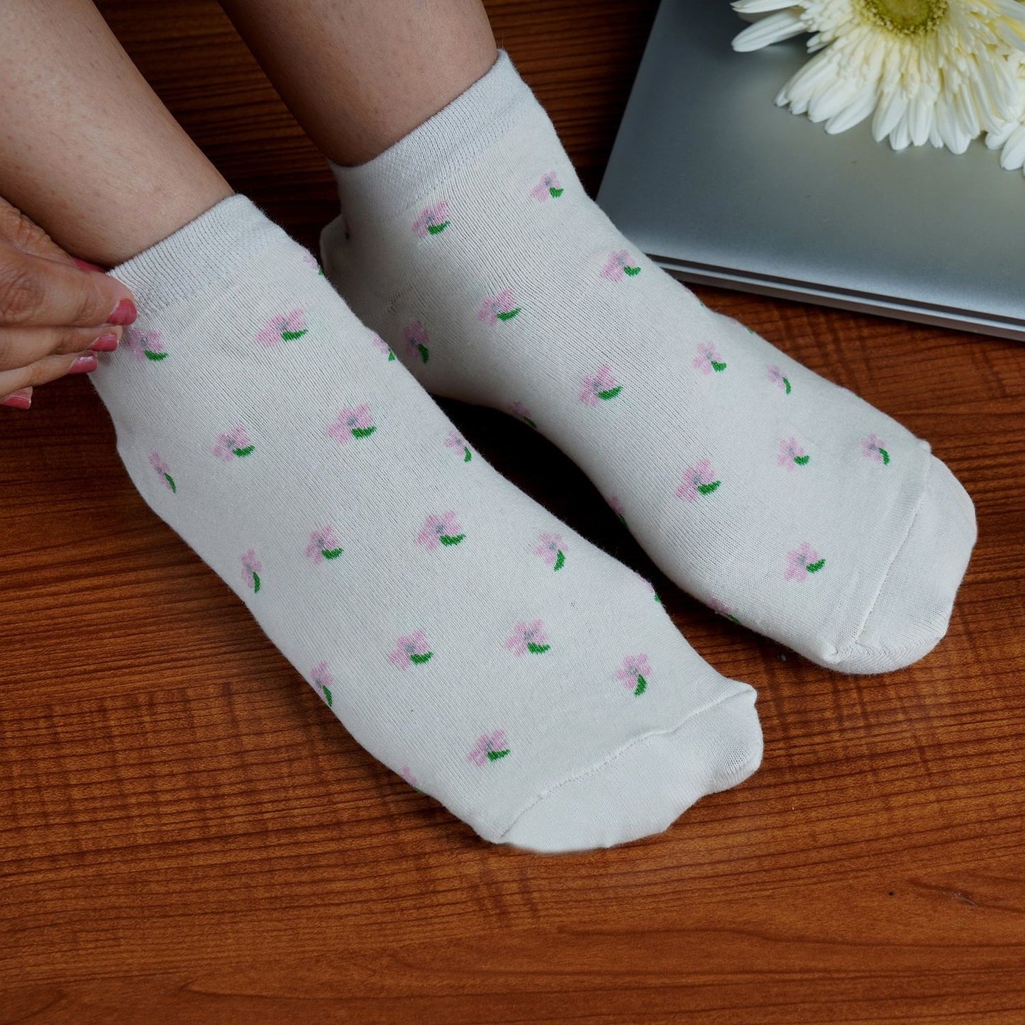 Low Ankle Flower Pattern Socks (Peach)