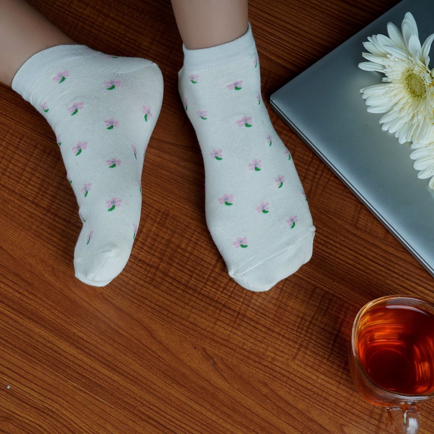 Flower Pattern Sneaker Socks (Peach)