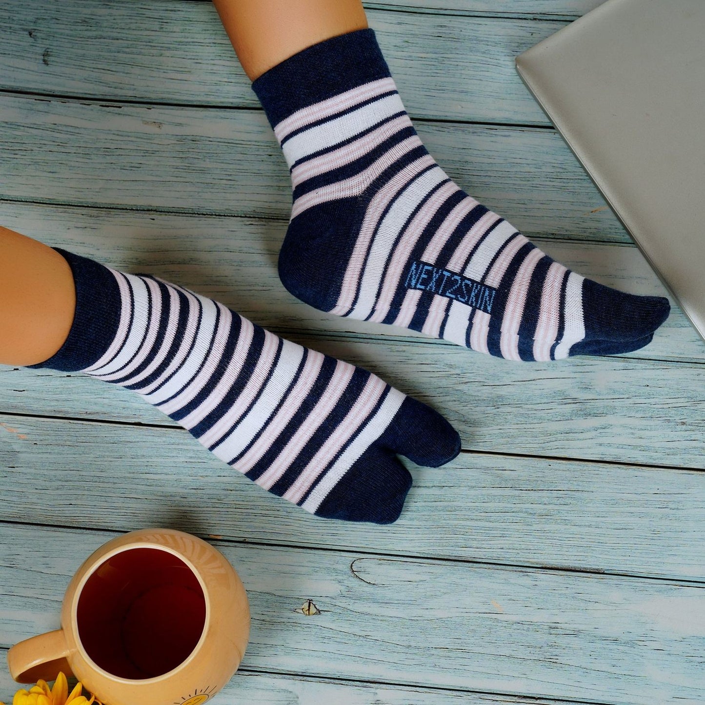 Striped Ankle Thumb Socks (Blue)