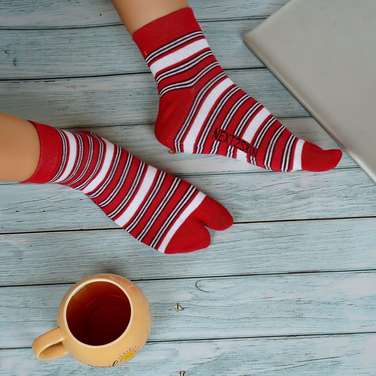 Ankle Thumb Striped Cotton Socks (Red)