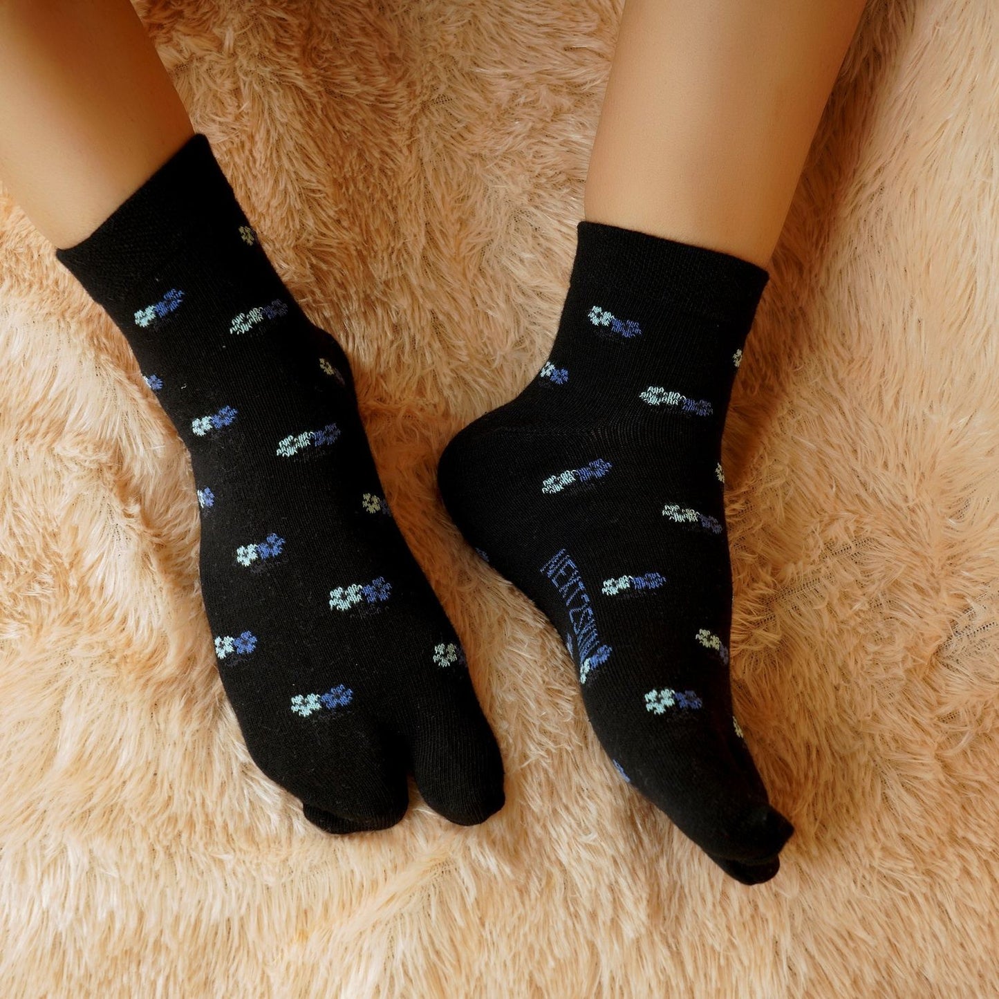 Floral Ankle Thumb Socks (Black)