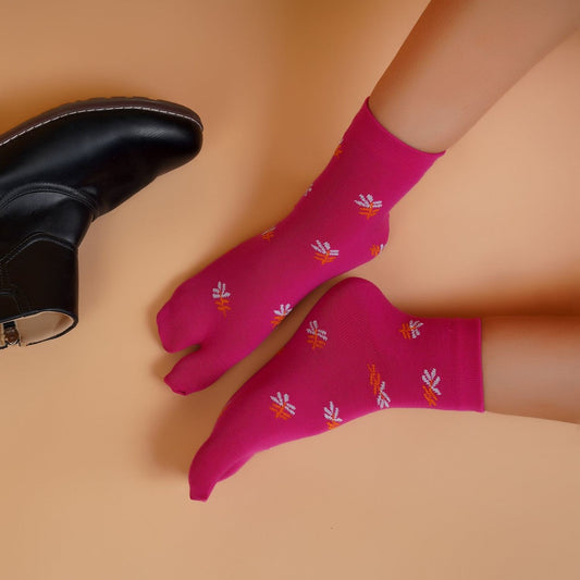 Leaf Pattern Ankle Thumb Socks (Dark Pink)