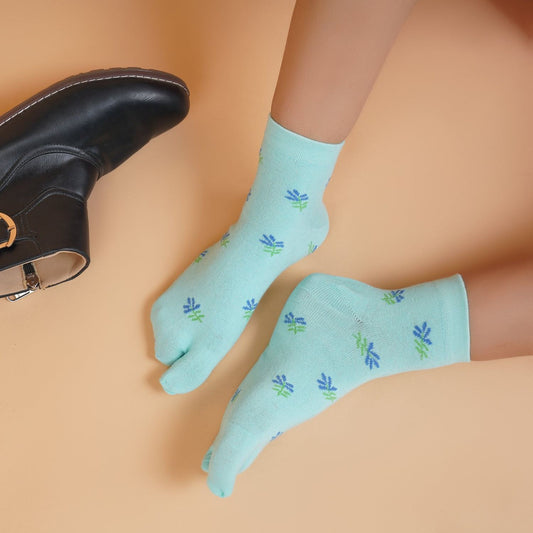 Leaf Pattern Ankle Thumb Socks (Light Blue)