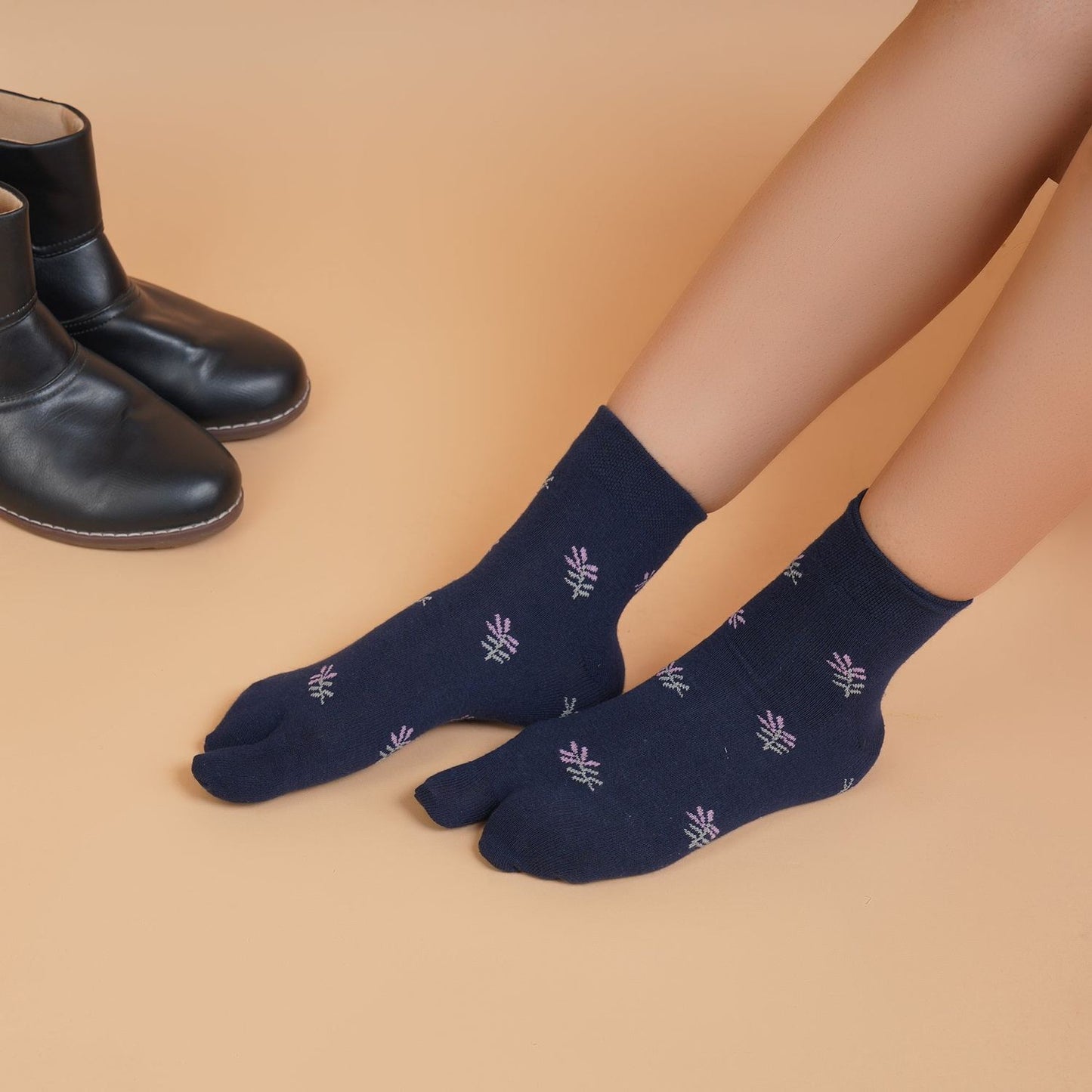 Leaf Pattern Ankle Thumb Socks (Navy Blue)