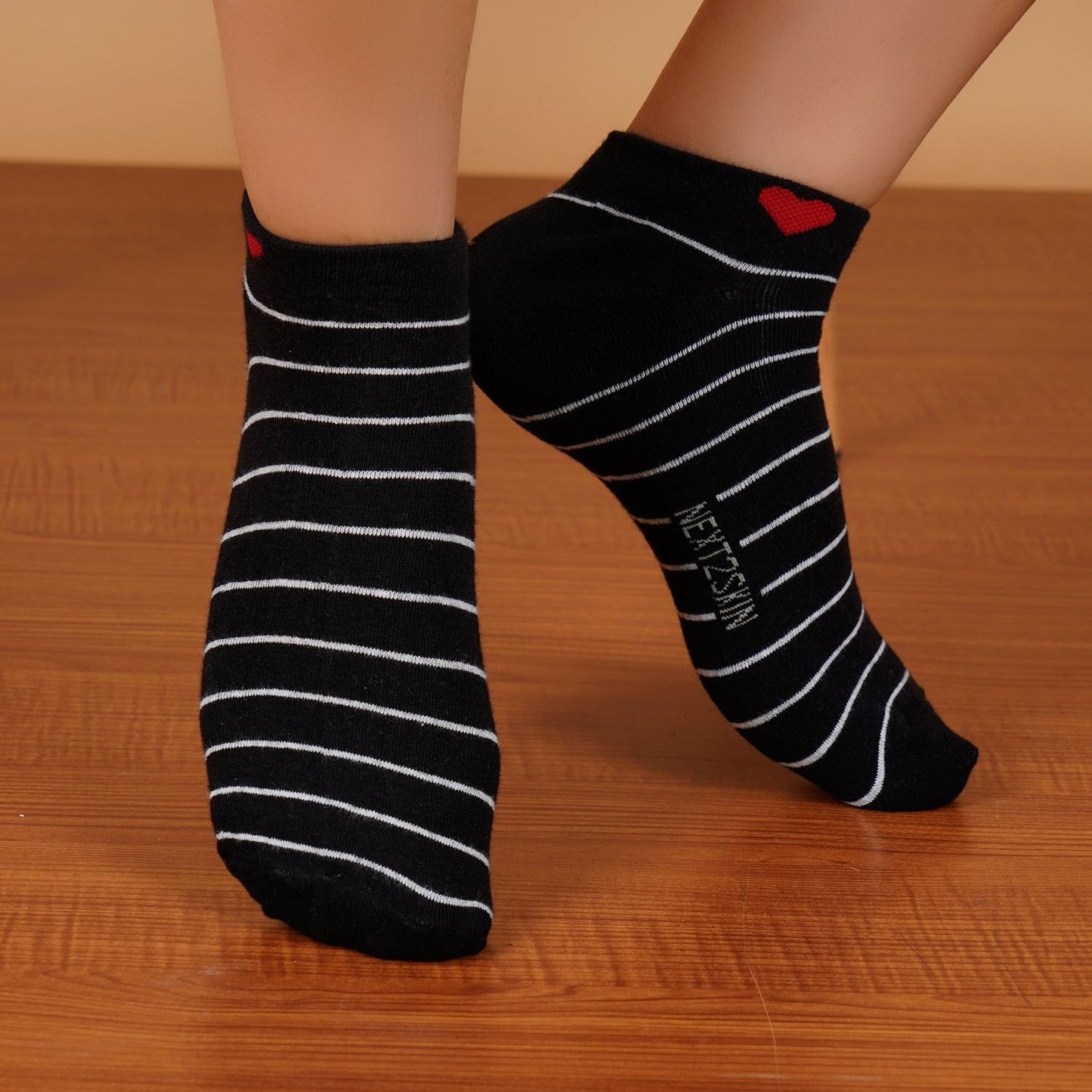 Low Ankle Striped Pattern Socks (Black)