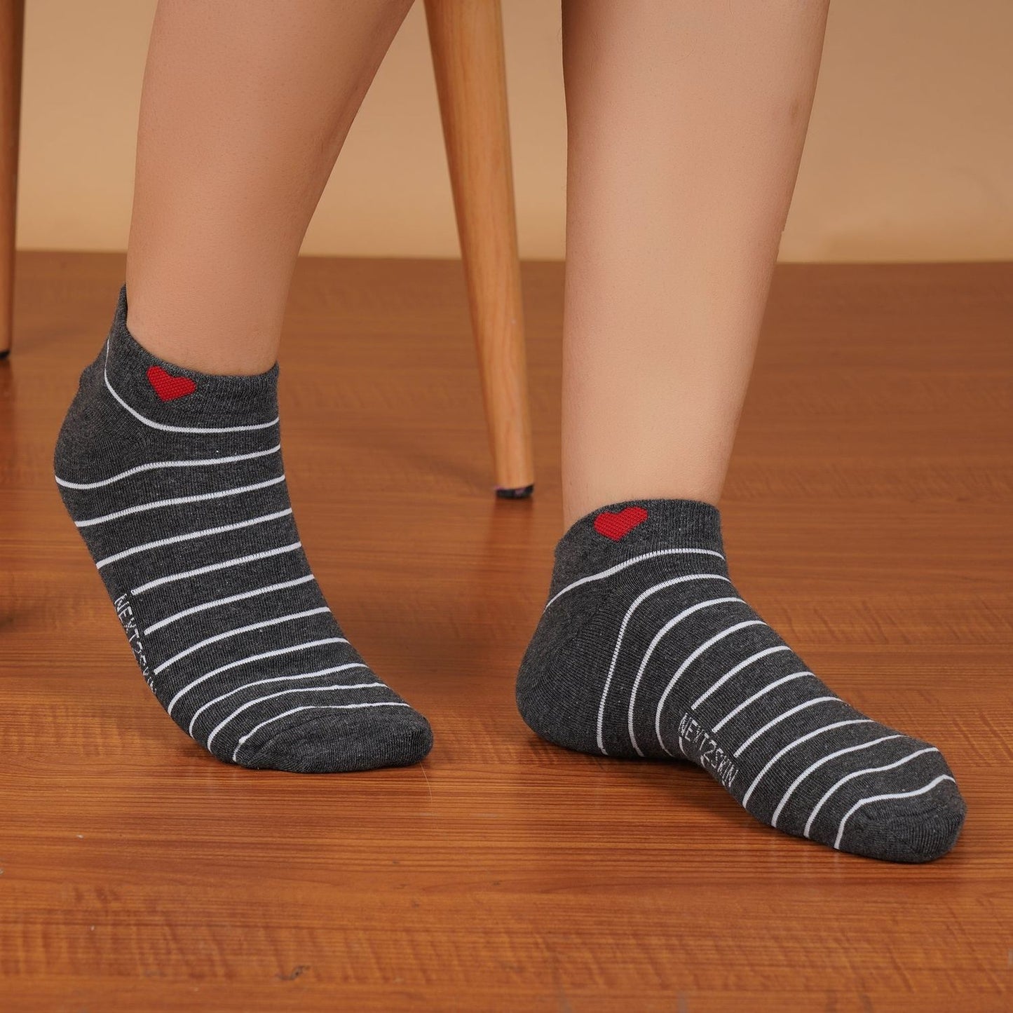 Low Ankle Striped Pattern Socks (Charcoal Grey)